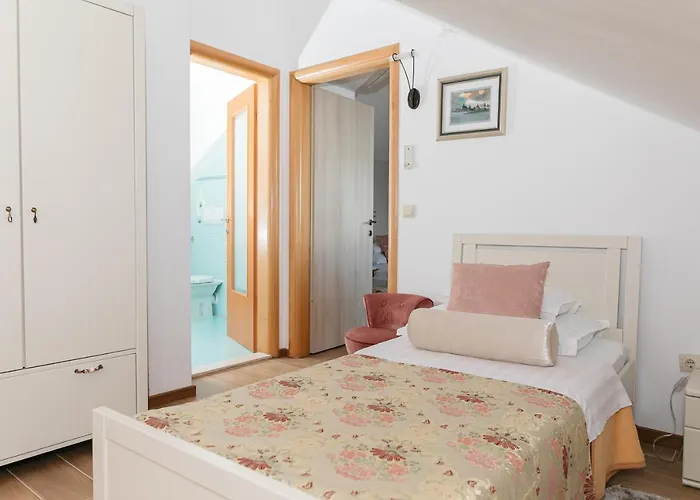 Heritage Park Hvar ホテル 4*