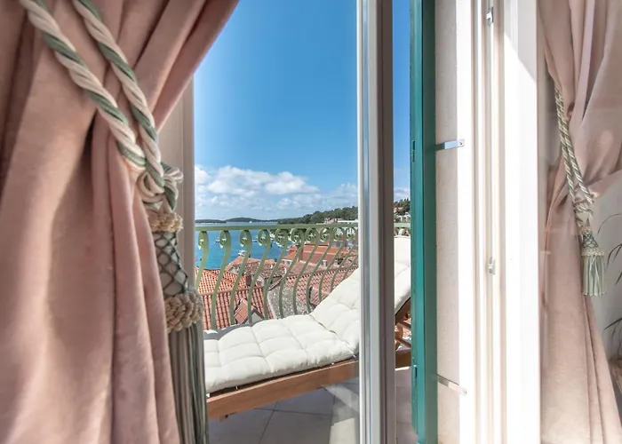 Heritage Park Hvar ホテル フヴァル