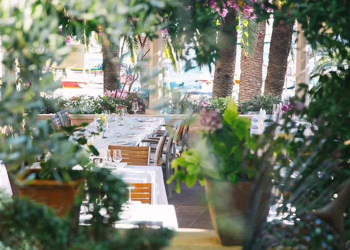 Heritage Park Hvar ホテル 4*