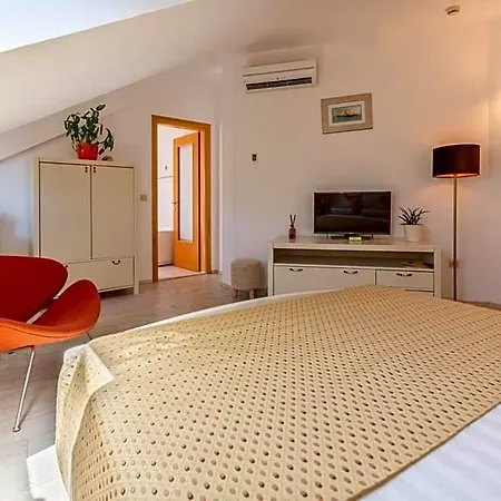 Heritage Park Hvar 4*