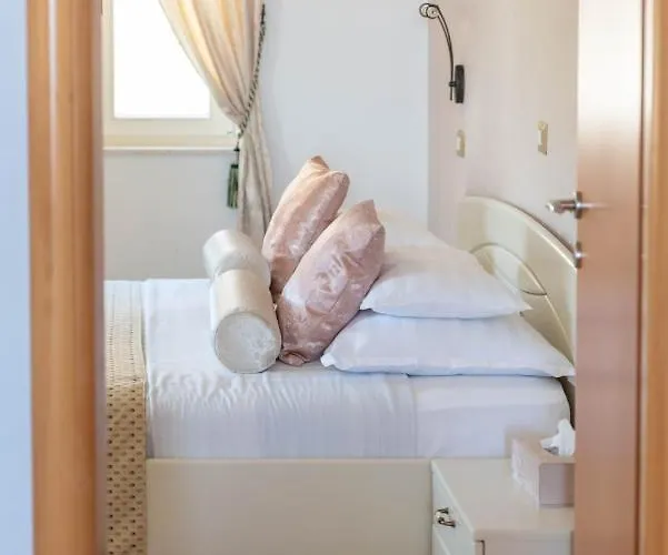 Heritage Park Hvar 호텔