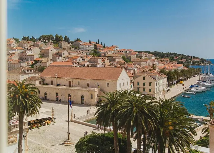 Готель Heritage Park Hvar Хвар