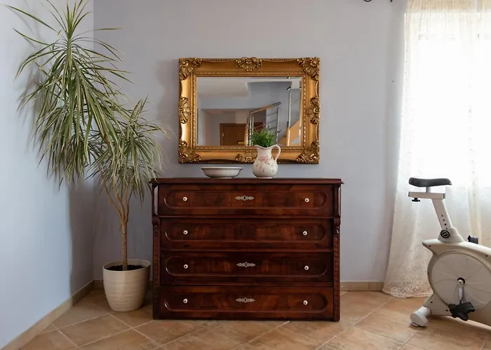 Heritage Park Hvar 호텔 4*