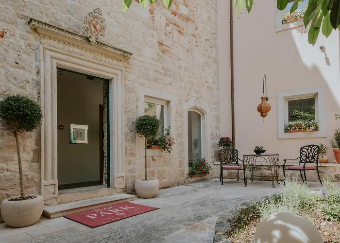 호텔 Heritage Park Hvar 4*