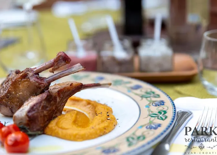 Готель Heritage Park Hvar Хвар