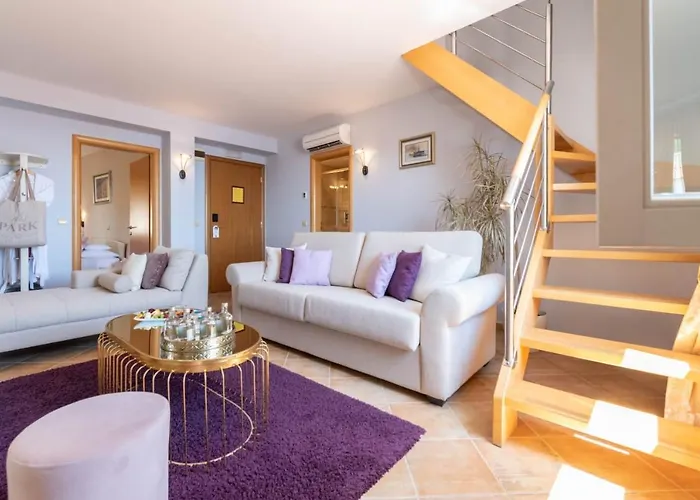 Heritage Park Hvar מלון 4*