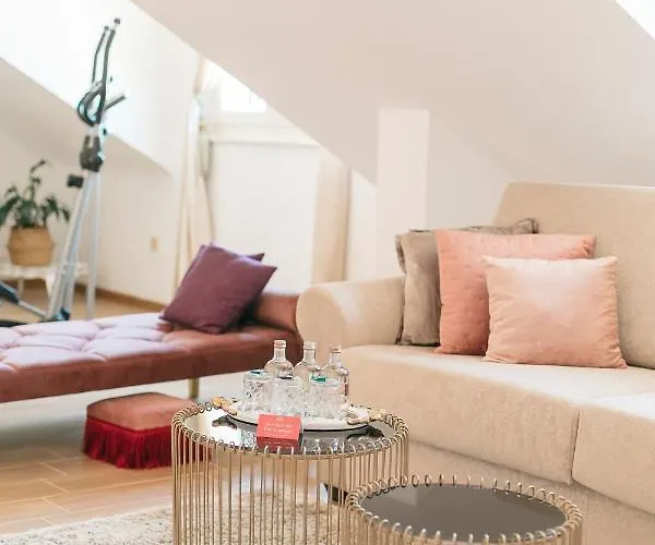 Heritage Park Hvar חוואר